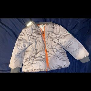 Grey and orange puffer jacket #winterjacket
Size 4T
